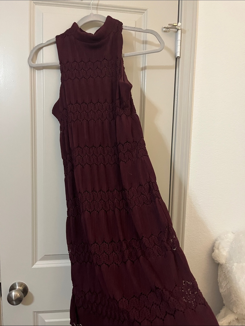 Halo Sleeveless Crochet-Trim Midi Dress in Burgundy